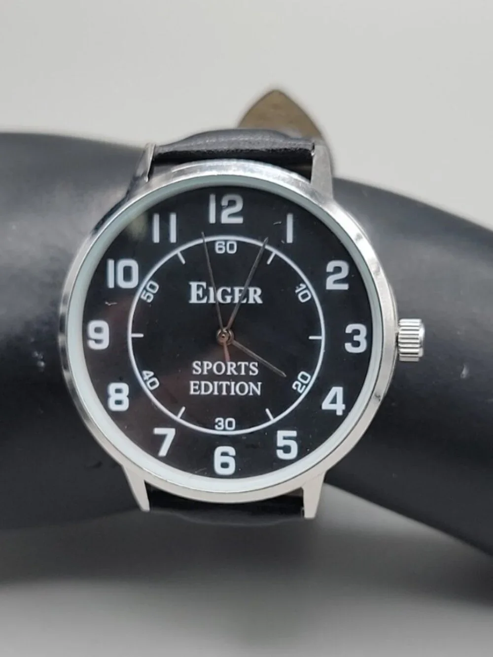 Eiger Mens Watch Sports Edition Quartz  Large 41mm Dial 8.5